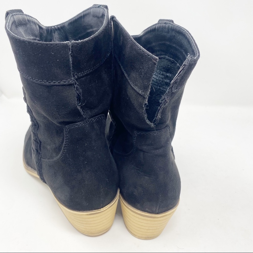 💋3/$20💋 Shoe Dazzle Black Heeled Ankle Boots - Picture 3 of 9